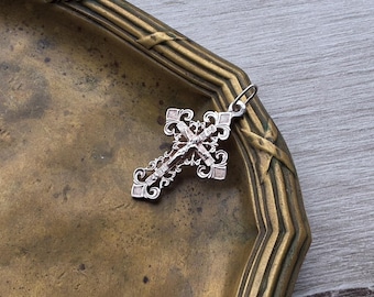 Croix orthodoxe vintage en argent ajouré, ornée d'un motif floral « Sauver et Protéger », bijou religieux chrétien, symbole de foi -8 roupies-