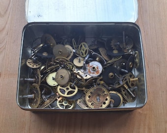 Set of 100 gears In a vintage tin box Parts of old Clock/equipment Brass-Bronze-Copper Steampunk components/supplies