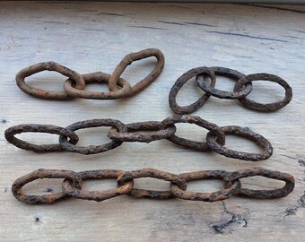 Chaînes en fer rouillé antiques, pièces de harnais et d'équipement équestre vintage, matériel agricole primitif, fournitures artisanales, trouvailles au détecteur de métaux