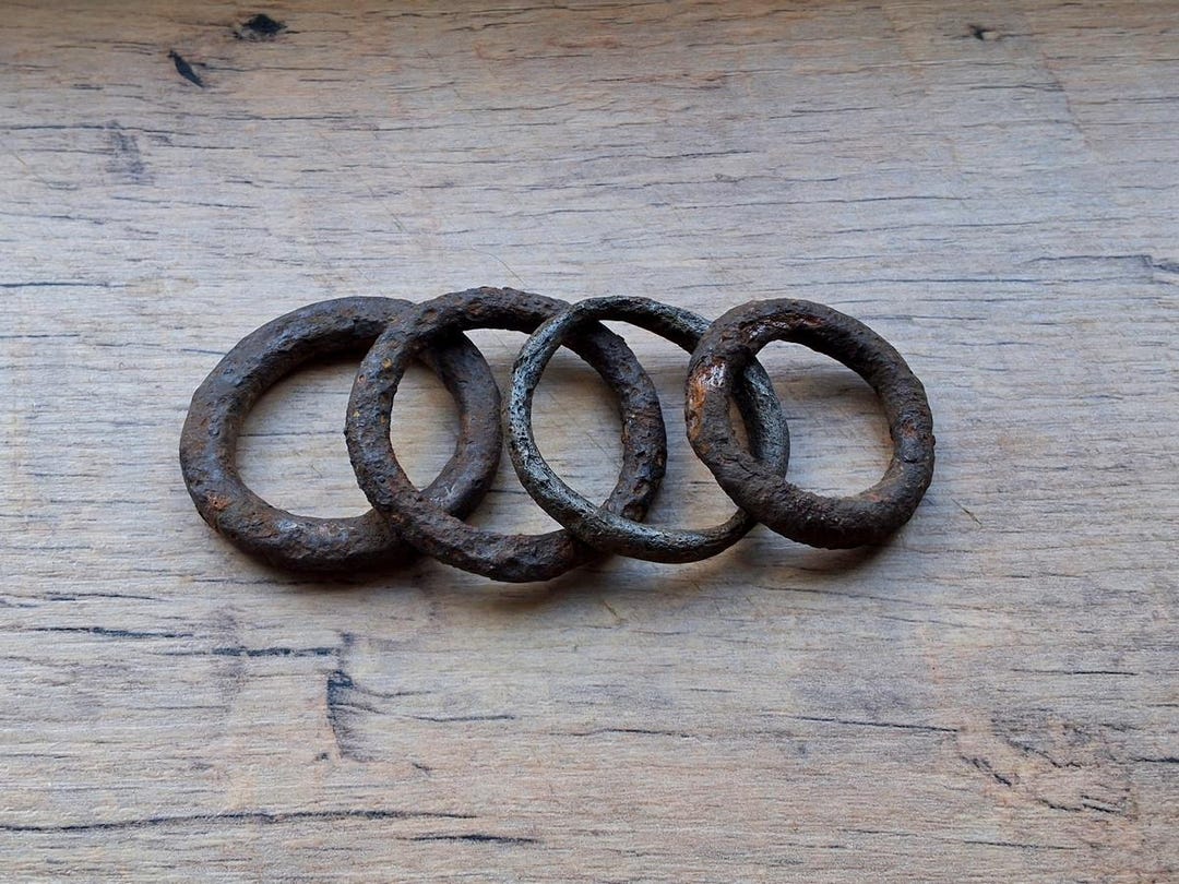 Rusty Rings Ancient Rusty Iron Rings 19-20th Century Home/farmhouse/barn Decor ...