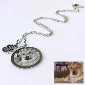 Pet Necklace, Pet Lovers, Personalize Gift, Custom Necklace, Pet loss Keepsake, Necklace for Her, Miss My Pet, Engraved Pictures