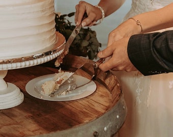 Engraved Wedding Cake Cutter Set: Personalized Stainless Steel Server
