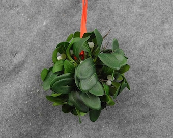 Artificial Mistletoe, 5 inch hanging ornament, with berries, per each