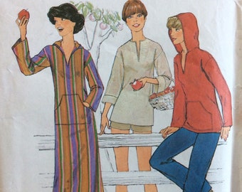 Simplicity 8069, misses top or caftan w/hood, size small, size 10-12, bust 32 1/2 - 34, vintage 1970’s sewing pattern, Uncut, factory folds