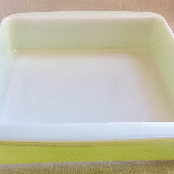 Vintage Pyrex lime green 8" square baking dish,  #222