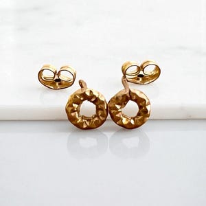 14k Gold Filled Open Circle Stud Earrings. Minimalistic Gold Studs. Tiny Gold Stud Earrings. Non Tarnish Gold Earrings. Everyday Earringe.