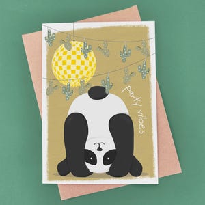 Carte d'anniversaire drôle d'ours panda - carte pour les enfants en bas âge - carte d'anniversaire de boule disco de danse - carte recyclée respectueuse de l'environnement