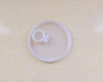 Tupperware Lid with Spout from the Millionaire Line