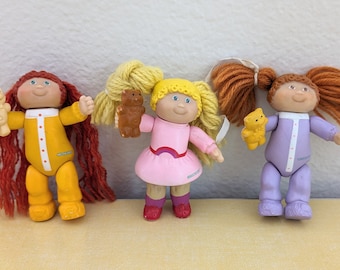 Ruchoma lalka dla dzieci „Cabbage Patch” z włóczkowymi warkoczykami i misiem pluszowym