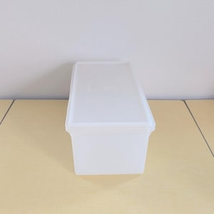 Großer rechteckiger Tupperware-Aufbewahrungsbehälter