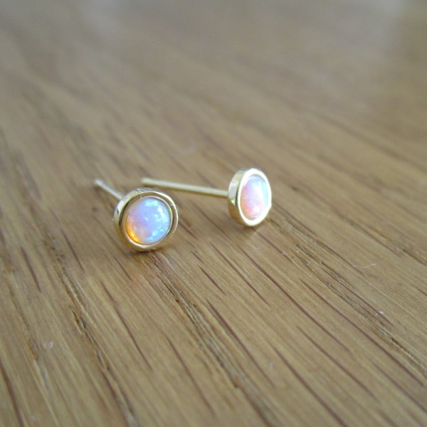 Stud earrings - mini - gold - white - gift - 16k gold