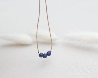 Kette mit Lapislazuli und goldenen Perlen, minimalistisch & edel