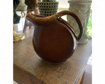 Romp bruine kan met druppelglazuur en ijslip Oven Proof USA Vintage