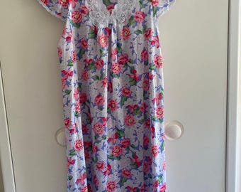 Vintage Vanity Fair nightgown Blue Pink  floral Medium