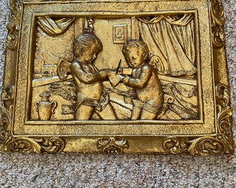 Placa de pared con querubín dorado Vintage Plus One Imports, 30 x 40 cm