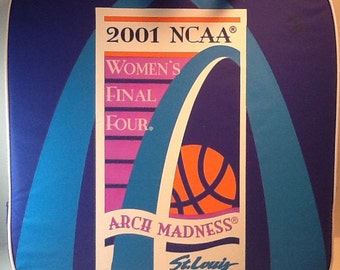 2001 Women's NCAA Women's Final Four Arena Stadium Seat Cushion w/Handle & Mouse Pad 14" X 14" Arch Madness St Louis Missouri