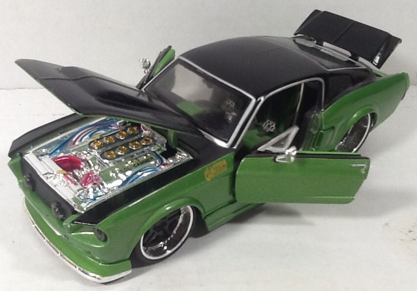 Maisto Diecast Vert Noir 1967 Ford Mustang GT 1 24 Custom Shop