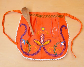 Childs Embroidered Half Apron with Pockets