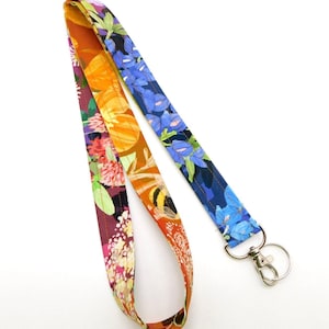 Garden Flowers Lanyard / Springtime Floral Lanyard / Teacher Lanyard for Keys and ID Badge / Gift for Mom or Coworker / Stocking Stuffer