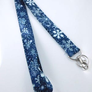 Snowflake Lanyard for Keys / Teacher Lanyard for ID Badge / Nurse Coworker Gift / Snowflake Keychain Holder / Optional Breakaway Lanyard