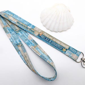 Beach Lanyard / Beach Vibes Accessory / Ocean Enthusiasts Lanyard for Keys and ID Badge / Coastal Keychain for Beach Lovers / Tropical Surf
