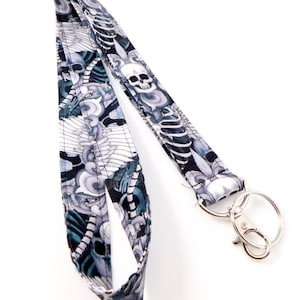 Lanyard with Skulls / Halloween Skull Lanyard / Lanyard for Teachers / Skull Lanyard with Key Fob