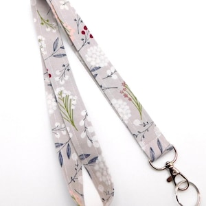Woodland Wildflower Lanyard in Neutral Shades / Flower Lanyard / Soft Lightweight Wildflower Poppy Lanyard / Teacher Lanyard for Keys