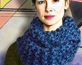 Outlander cowl, circular scarf, hand knitted chunky cowl, neck warmer, circular loop scarf, Outlander gift  for girlfriend