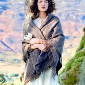SHIPS TODAY Outlander inspired tartan shawl scarf, plaid blanket scarf, women fabric shawl, highlands shawl, gift for Mother, Outlander fan