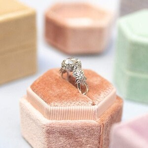 Flower Diamond Ring White Gold 14K-18K White Gold Unique Engagement Ring Flower Promise Ring for Her