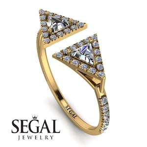 Yellow Gold Open Triangle Diamond Fashion Geometric Ring