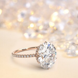 Anelli di fidanzamento con diamanti ovali Anello in oro rosa 14K-18K Anello di fidanzamento ovale con alone nascosto di diamanti Gioielli unici - Gemma