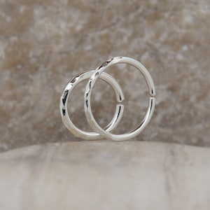 Anello al naso in argento - liscio e mezzo martellato - anche come trago, elica, conca, cartilagine