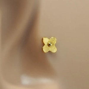 Blume Tragus Ohrstecker - Gold Tragus Ohrring - Kleine Blume Helix - Gold Helix Ohrring - Bioflex 16g - Knorpel Bolzen - Helix Ohrstecker 16 Gauge
