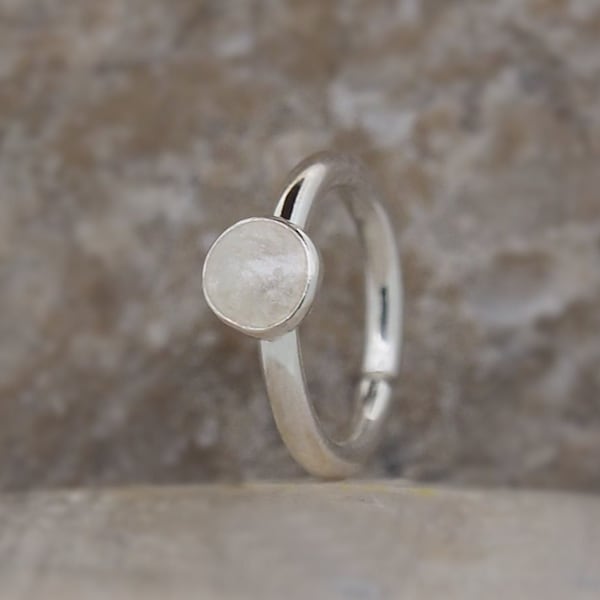 Boucle d'oreille tragus en argent - Également en anneau pour cartilage, hélice, conque, piercing de nez - Perle