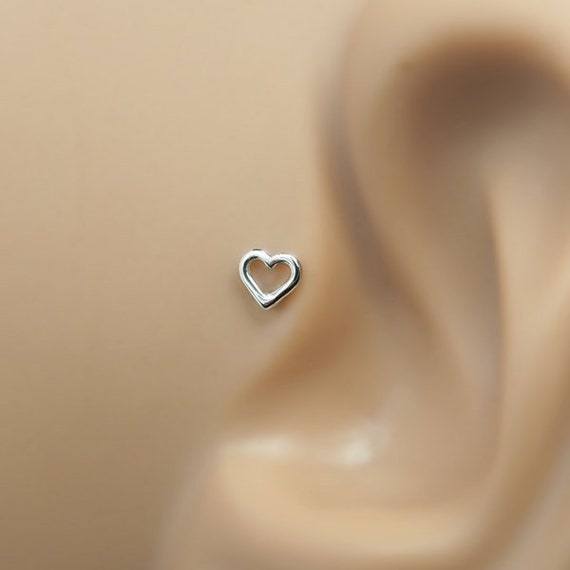 Heart Tragus Earring  16g Tragus Piercing  Heart Helix Stud - Etsy France