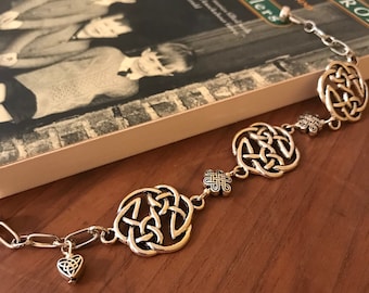 Keltisches Armband: Keltische Knoten an Edelstahlkette