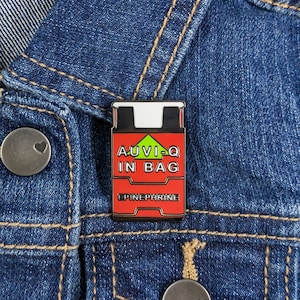 AUVI-Q IN BAG Pin - Epinephrine Hard Enamel Pin, Allergy Pin, Allergy Awareness, Allergy Alert, I Carry an Epipen Button, Epipen in Bag