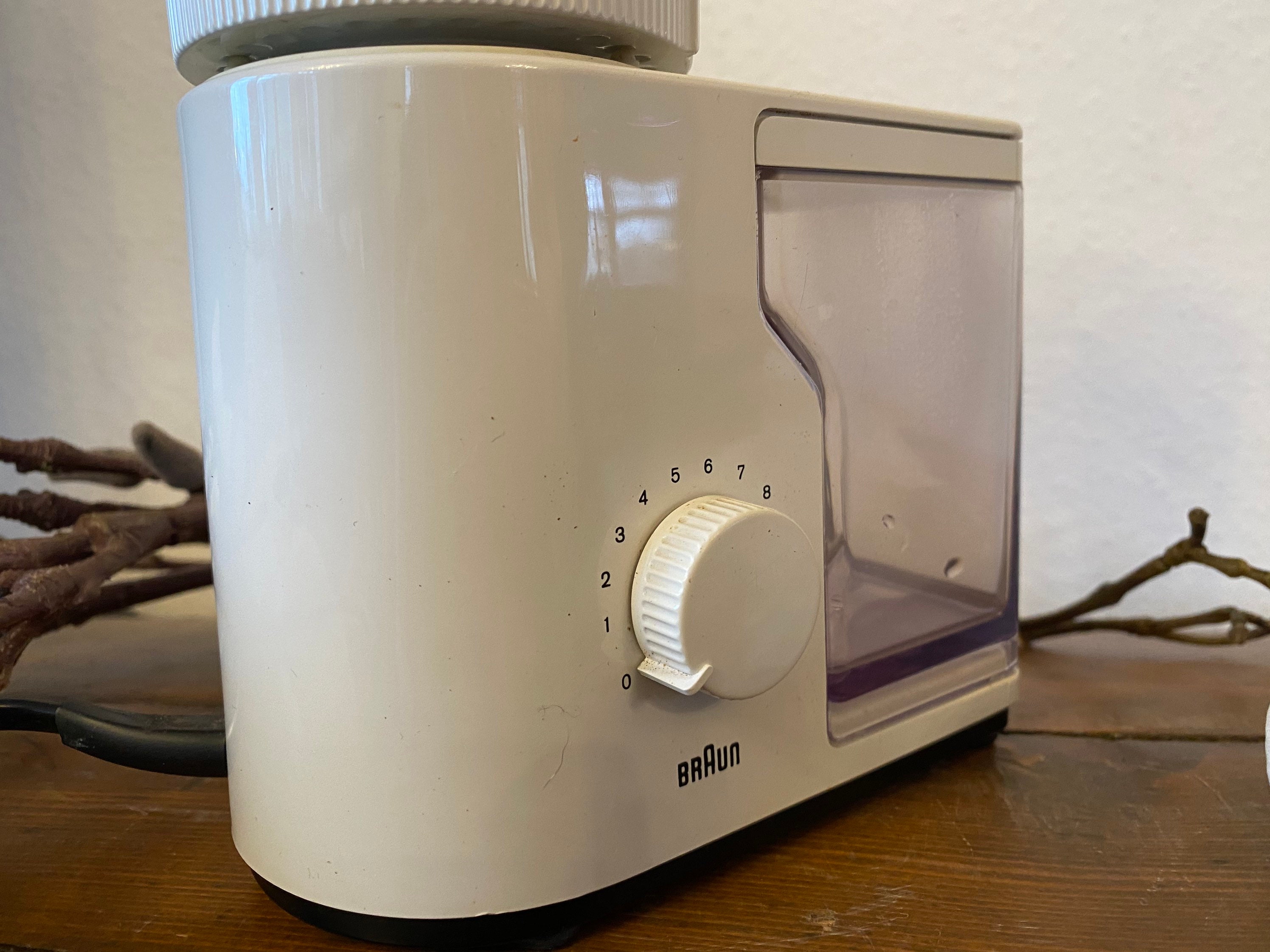 Braun Stylish Coffee Grinder KM 4036 model KMM10 in White 