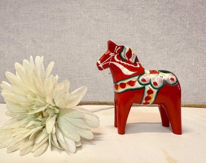 Beautiful Swedish vintage hand-carved Dala horse - Nils Olsson - Akta Dalahemslojd Sweden