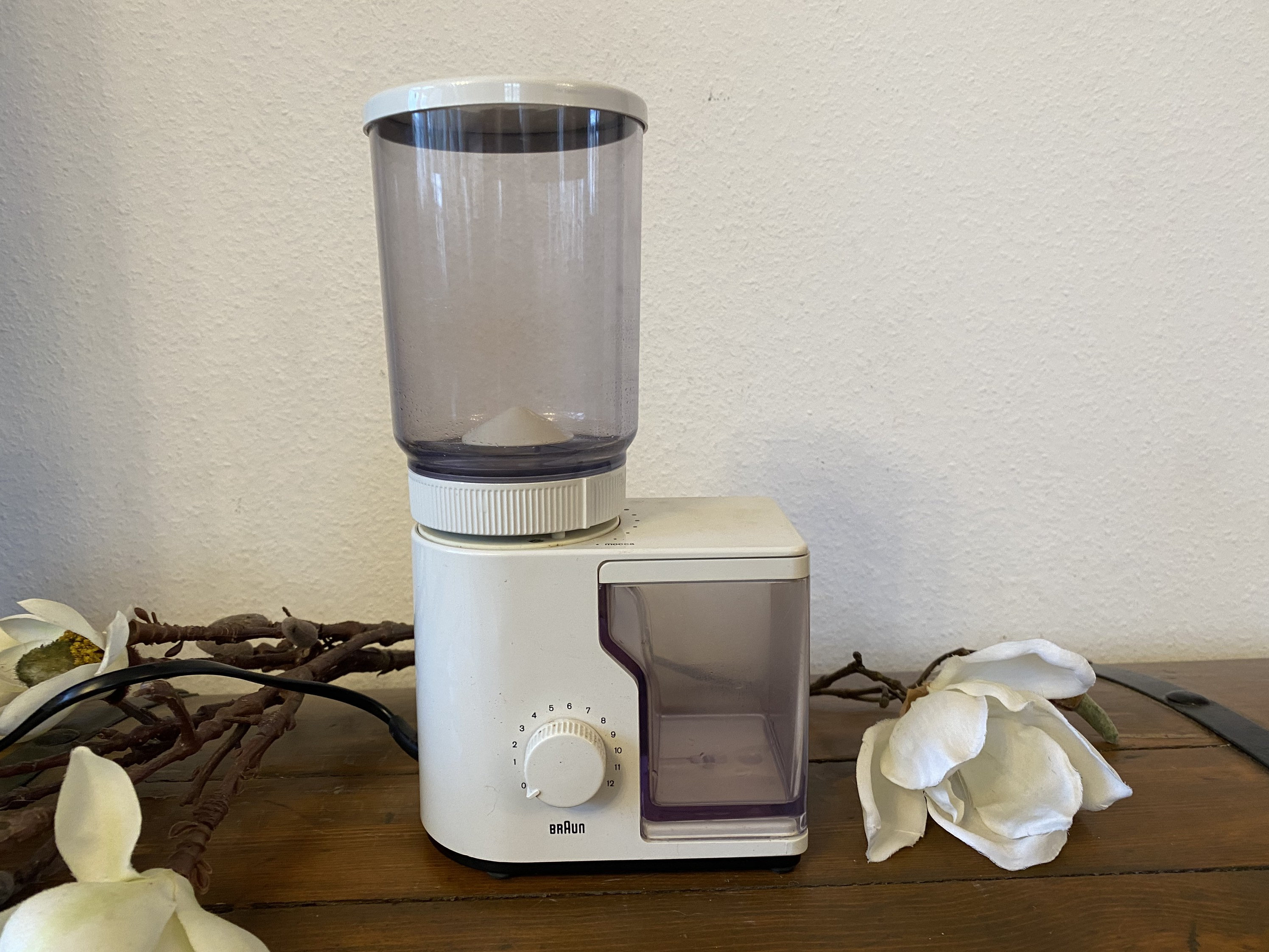 Braun Stylish Coffee Grinder KM 4036 model KMM10 in White 