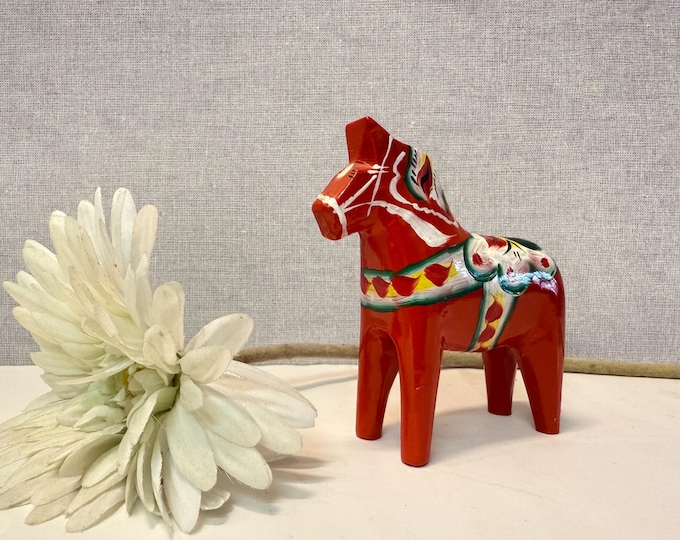 Beautiful Swedish vintage hand-carved Dala horse - Nils Olsson - Akta Dalahemslojd Sweden