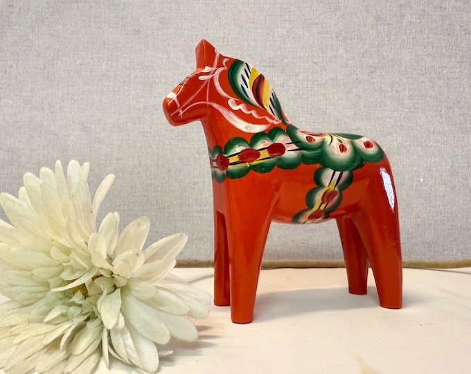 Beautiful Swedish vintage hand-carved Dala horse - Nils Olsson - Akta Dalahemslojd Sweden
