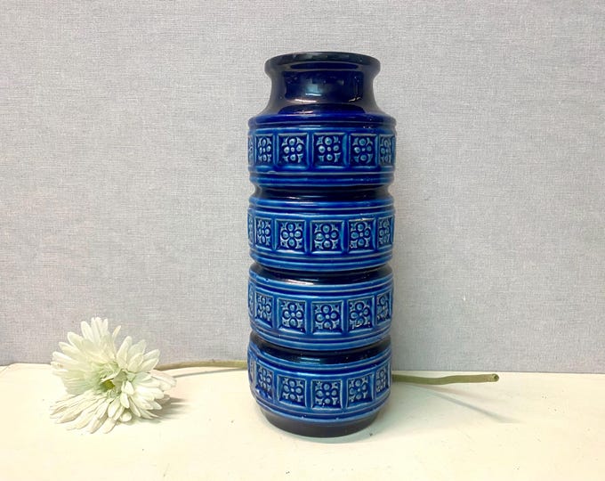 Vintage Scheurich Vase 268-30 West German pottery vase, fat lava era. 1960s/1970s retro ceramic. Royal/navy ribbed flowers. Tundra floor