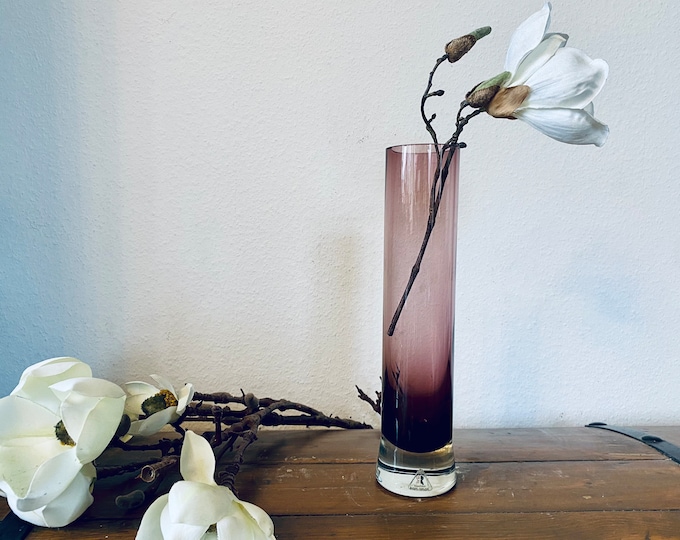 Cylindrical glass vase by Riihimaki Riihimaen Lasi - violet - design Laura Paloheimo - Finland - 60s