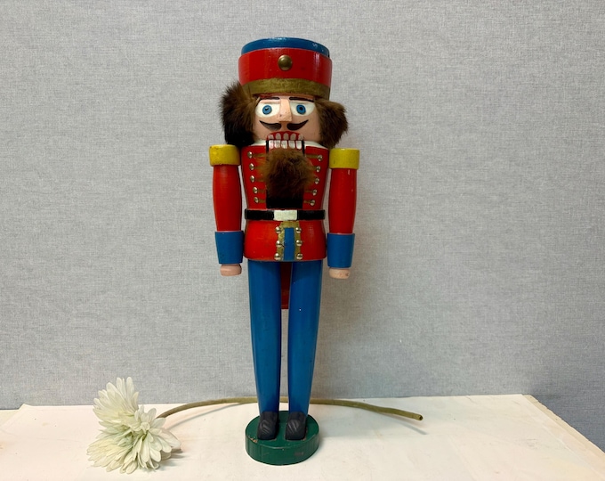 Beautiful, very large vintage XL nutcracker from the Ore Mountains
