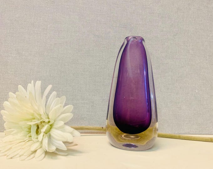 Swedish vintage glass vase, Gunnar Nylund, Strombergshyttan, mid-century sommerso vase