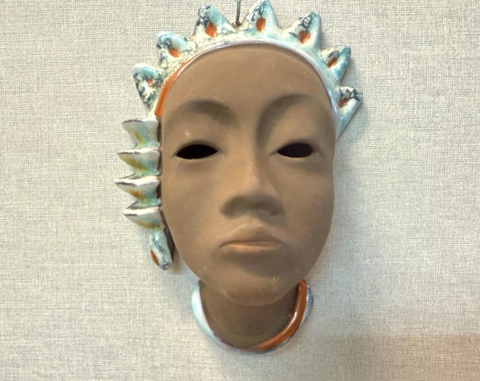 Rare wall mask wall head of the Karlsruhe Majolika, Bali 3982, by Gertraud Wolterhoff 1933,