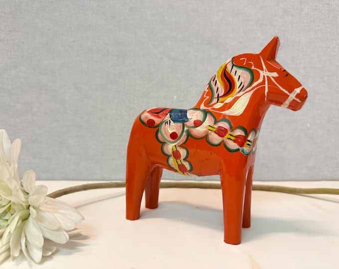 Beautiful Swedish vintage hand-carved Dala horse - Nils Olsson - Akta Dalahemslojd Sweden
