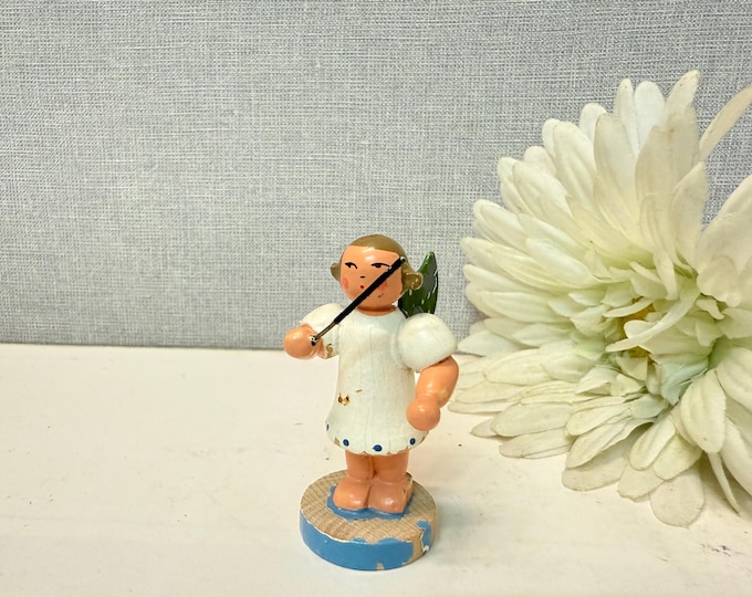 Beautiful vintage angel conductor with baton from the Ore Mountains by Kühne and Wendt, old model